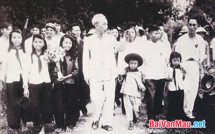 Trong Thư gùi cho học sinh nhân ngày khai trường tháng 9 năm 1945, Bác Hồ có viết: Non sông Việt Nam... công học tập của các cháu”. Em hãy bình luận lời thư ấy