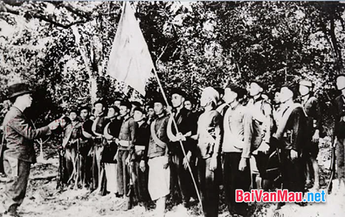 Nam Cao và Kim Lân đều viết về tình cảnh của người nông dân trước Cách mạng tháng Tám 1945. Hãy: a. Phân tích... tác phẩm. b. Chỉ... thúc. c. Phân... phẩm