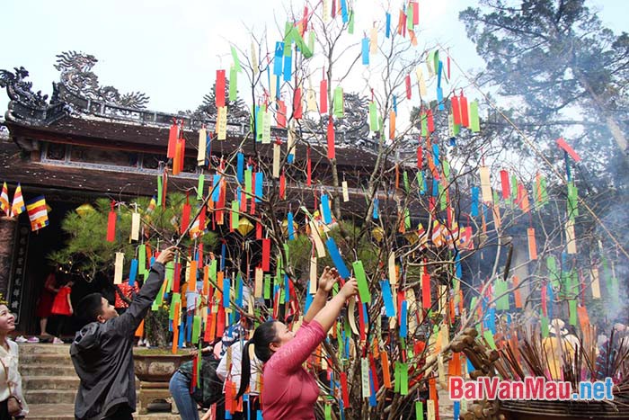 Văn hoá đi lễ chùa đầu năm