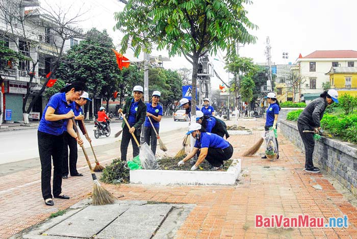 Tham gia các buổi dọn vệ sinh khu phố để nâng cao ý thức bảo vệ môi trường